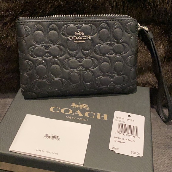 Coach Wristlet - Picture 4 of 6